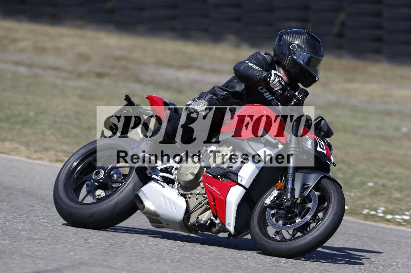 /36 08.08.2026  Pluess Motosport ADR/Freies Fahren/63